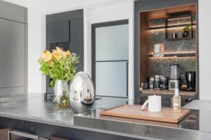 Cap dAntibes Villa, 6 People, Sea View, Air Conditioning