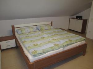 Ferienwohnungen Tollhof - Near Bolzano and castles, with a guest card for families and couples, offering panoramic views