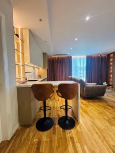 Modern Apt Lake View Residences Free Parking