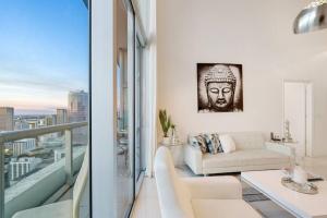 Beautiful One Bedroom Condo 16ft ceilings at the W