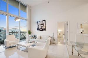 Beautiful One Bedroom Condo 16ft ceilings at the W
