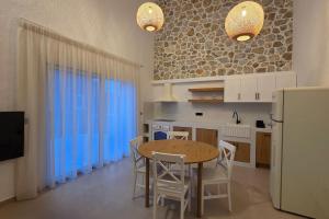 Fanes Breeze Lodges - Lodge Olive