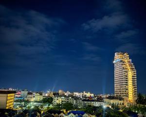 Doze Penthouse Seaview and Mountain view