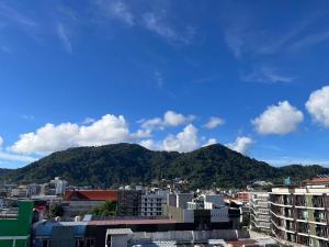Doze Penthouse Seaview and Mountain view
