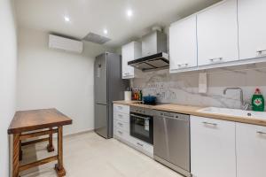 Luxury Athens Home&Rooftop Acropolis View