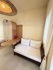 Delor Studio Apartment Santorini