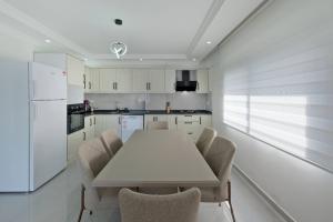 Villa with Jacuzzi for Honeymoon and Vacation block E