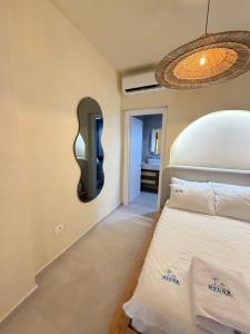 Delor Studio Apartment Santorini