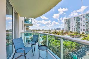Bright Spacious 2BR Near Beach Pool Retreat