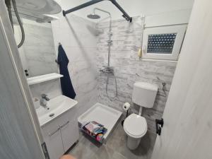 Yoshi Carov Apartments