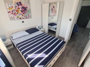 Yoshi Carov Apartments