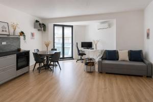 Seaside Festival Apartment