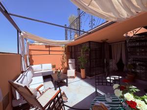 Riad Souffle dOrient, excellent access, pool, medina