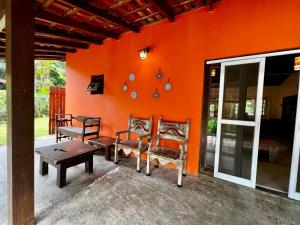 Linda casa confortável e tranquila ao lado da praia de Itamambuca , Pet friendly