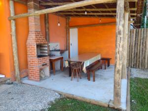 Linda casa confortável e tranquila ao lado da praia de Itamambuca , Pet friendly
