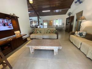 Linda casa confortável e tranquila ao lado da praia de Itamambuca , Pet friendly