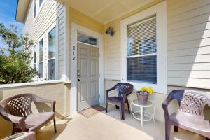 Tasteful beach condo at TopSail Village with pool & modern kitchen