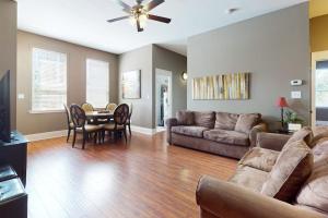 Tasteful beach condo at TopSail Village with pool & modern kitchen