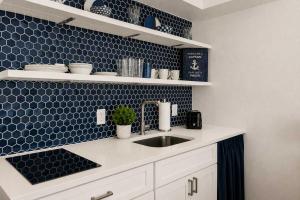 Beautifully Updated Ocean Front King Suite! Sea Mist Resort 20806 - Perfect for 2-4 guests!