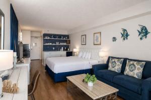 Beautifully Updated Ocean Front King Suite! Sea Mist Resort 20806 - Perfect for 2-4 guests!