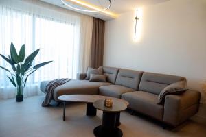 AMORIS - Luxury Penthouse with Private Rooftop & Jacuzzi