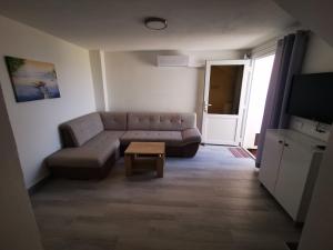 Apartments Škrobot