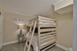 Spacious Corner 42 with Bunkhouse