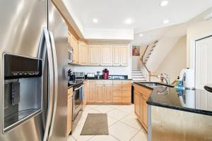 Waterfront 4-level Townhome with Rooftop Deck!