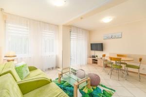 Apartment Bielik A01 by Noclegi Renters