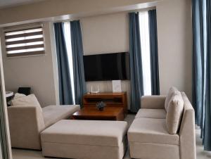Mactan Newtown Stay near Airport & Beach