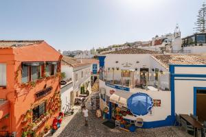 Rare 2 Suite Apt in the Historic Center - 110m to Beach