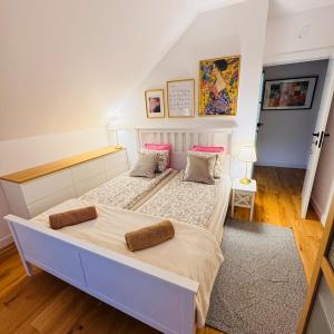 Boho Holistic House - forest, yoga massage