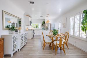 Renovated 3BR Santa Monica Home - Sleeps 6