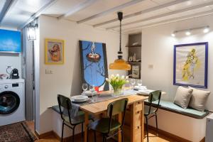 Modern Loft in NoLo 15 min Duomo by Metro
