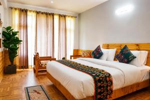 Banphool by Qasr Keys 5BHK Luxury Mountain Home
