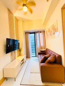 1bedroom with balcony PoolView at Shore3 near MOA and NAIA with Netflix and Pool newlyturnover unit