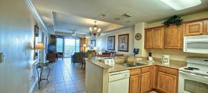 Disney dreams Penthouse water view Mall restaurant