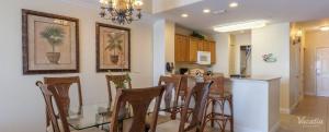 Disney dreams Penthouse water view Mall restaurant