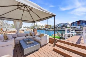 Magical BayFRONT Home with Epic Dock and Hot Tub