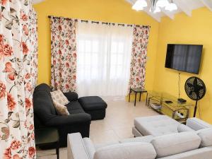 Beachy Cottage I Kitchen I Wi-Fi I Shaded Cabana I Parking