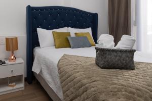 INARA 1007 - Cuatro City Stay