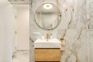 Ponderosa Golden Elegance Apartment