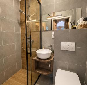 City Center Studio Apartment Close to NewYork Café