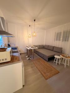 Apartment in Thiseio, just a stones throw from the Acropolis