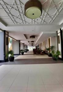 One Bedroom with Balcony 46th Floor next to Penthouse & Sky lounge