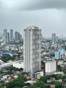 One Bedroom with Balcony 46th Floor next to Penthouse & Sky lounge