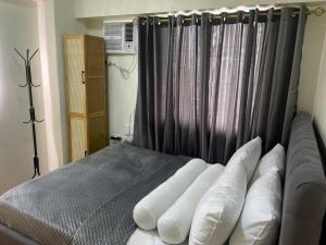 One Bedroom with Balcony 46th Floor next to Penthouse & Sky lounge