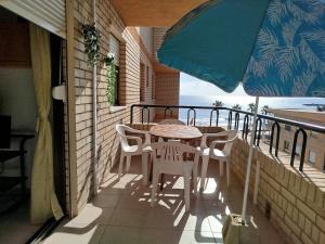 Apartamento primera linea con vistas al mar y montaña