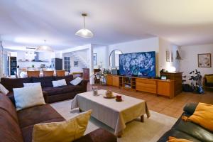 Domaine de lIssole - Domaine privé, 4 étoiles, 16-26pax, AC spa & piscine 15x7