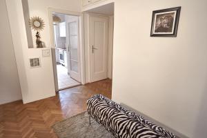 State Opera Alley Lodge